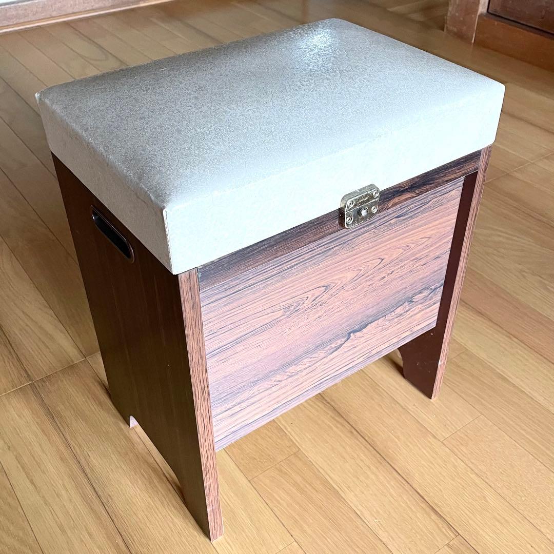 ◆昭和レトロ 収納付きスツール 小型椅子 木材 革張り ペイズリー柄 ゴールド③