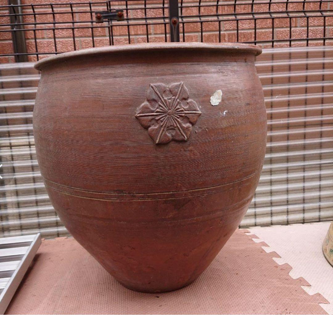 水瓶　メダカ鉢 花紋付き　直径40cm 高さ40cm