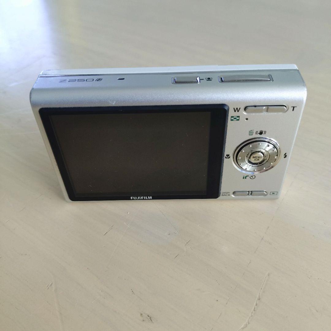 FUJIFILM FINEPIX Z250　ホワイト
