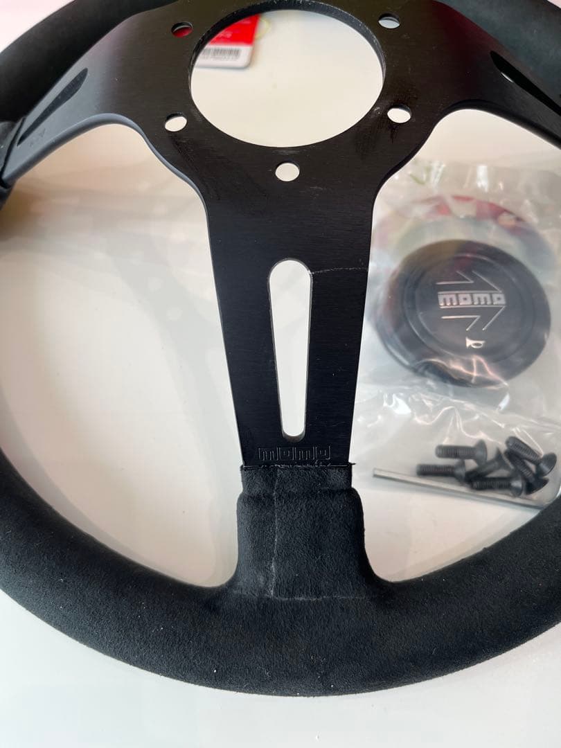 MOMO モモステアリング MOD.08 33マイクロファイバー ディープコーン