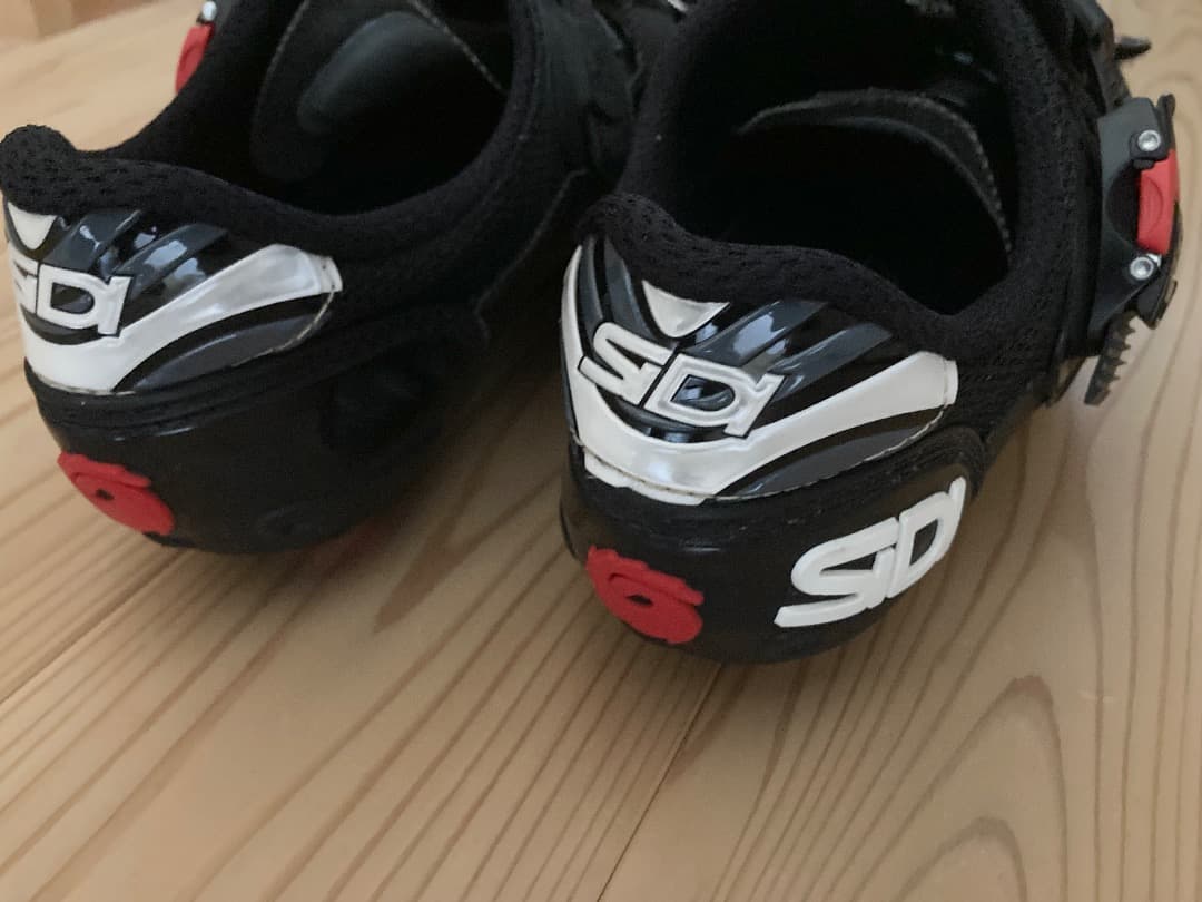 シマノのビンディングペダル と新品クリートセット、SIDIのビンディングシューズ