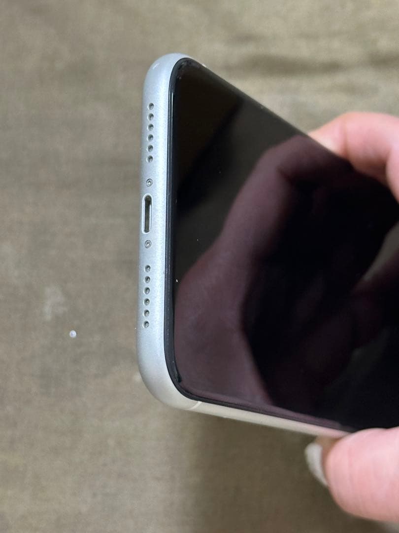 iPhone XR ホワイト SIMフリー