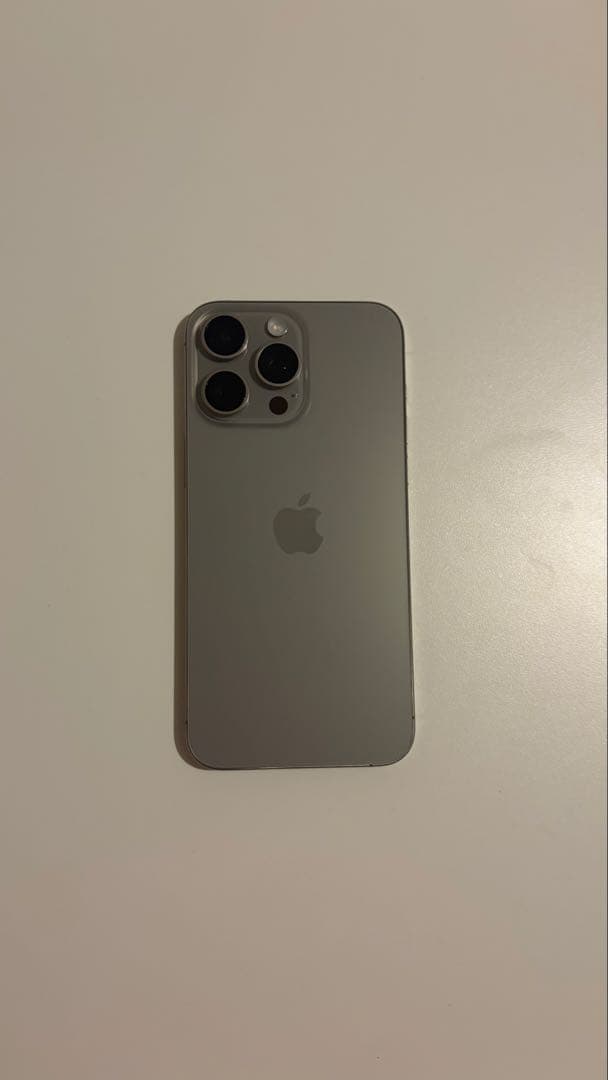 iPhone 15 Pro Max 256GB ナチュラルチタニウム 米国モデル