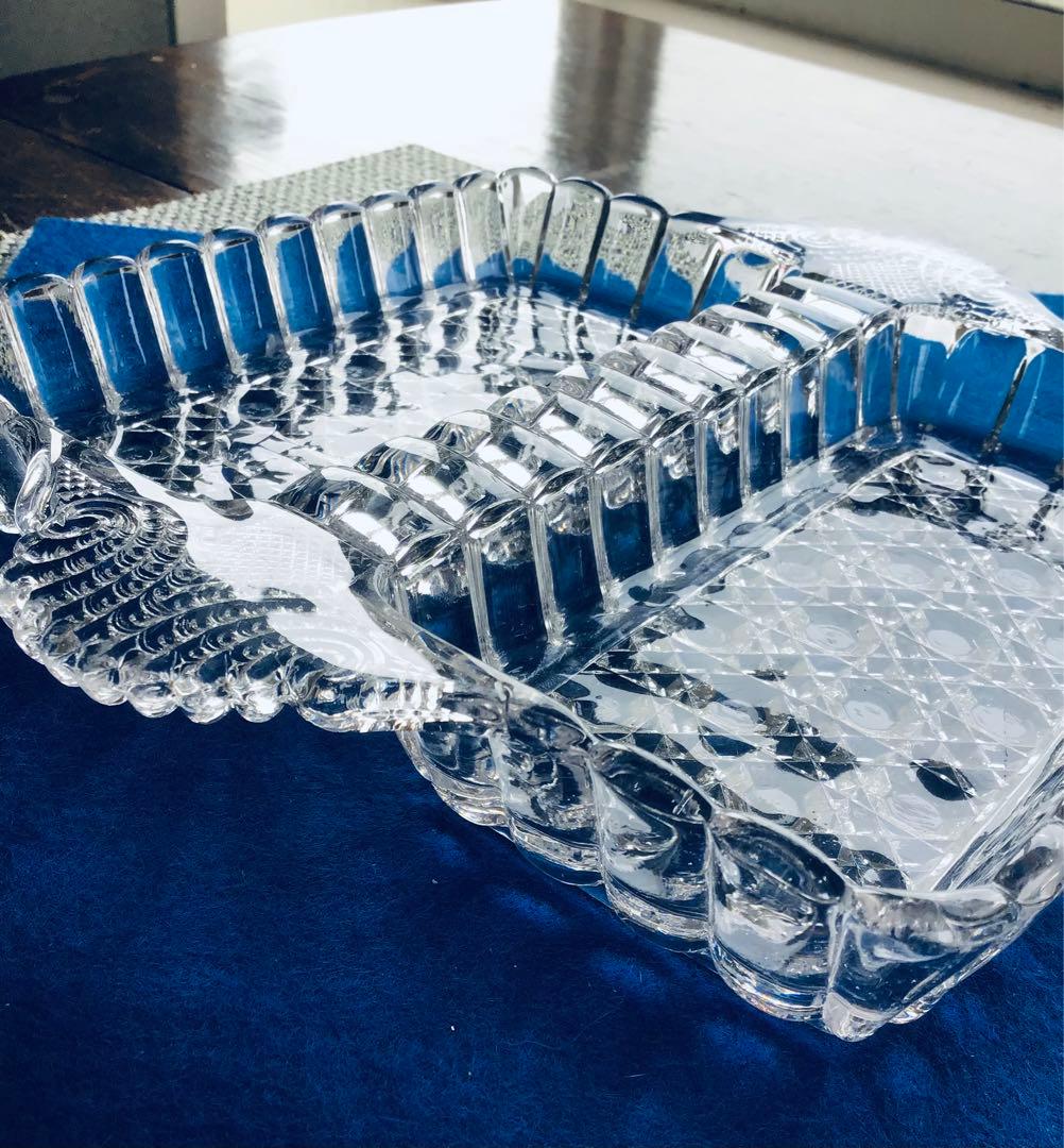 イギリスアンティークのサービングガラスプレート