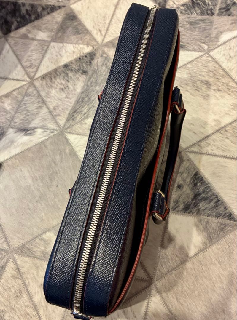 HUGO BOSS ビジネスバッグ ブリーフケース レザー イタリア製 ネイビー