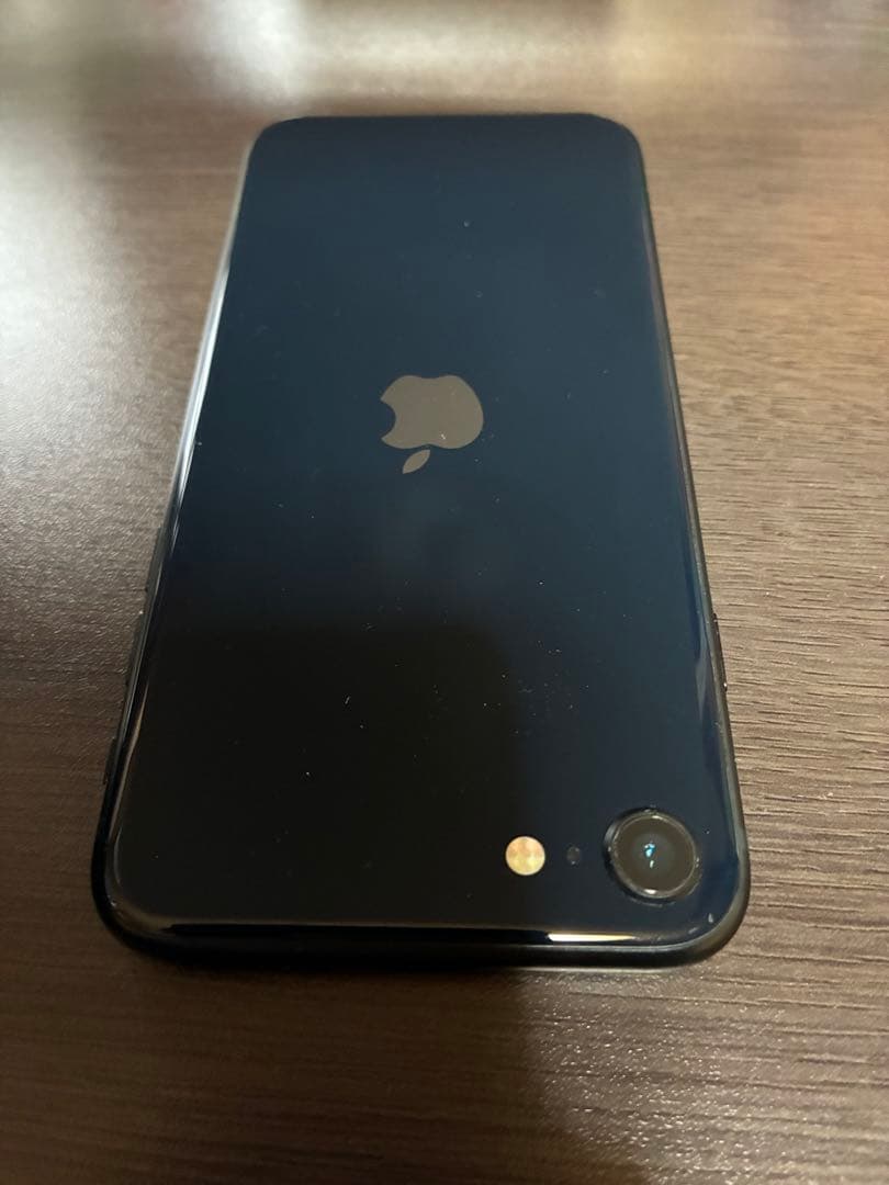 斉*樹様 Apple iPhone se3ブラック 本体