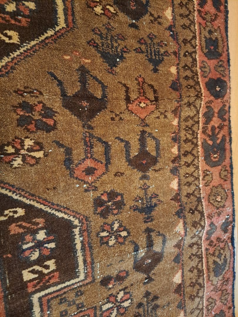 手織り絨毯　トライバルラグ　ヴィンテージラグ　ウール　カーペット　水差し