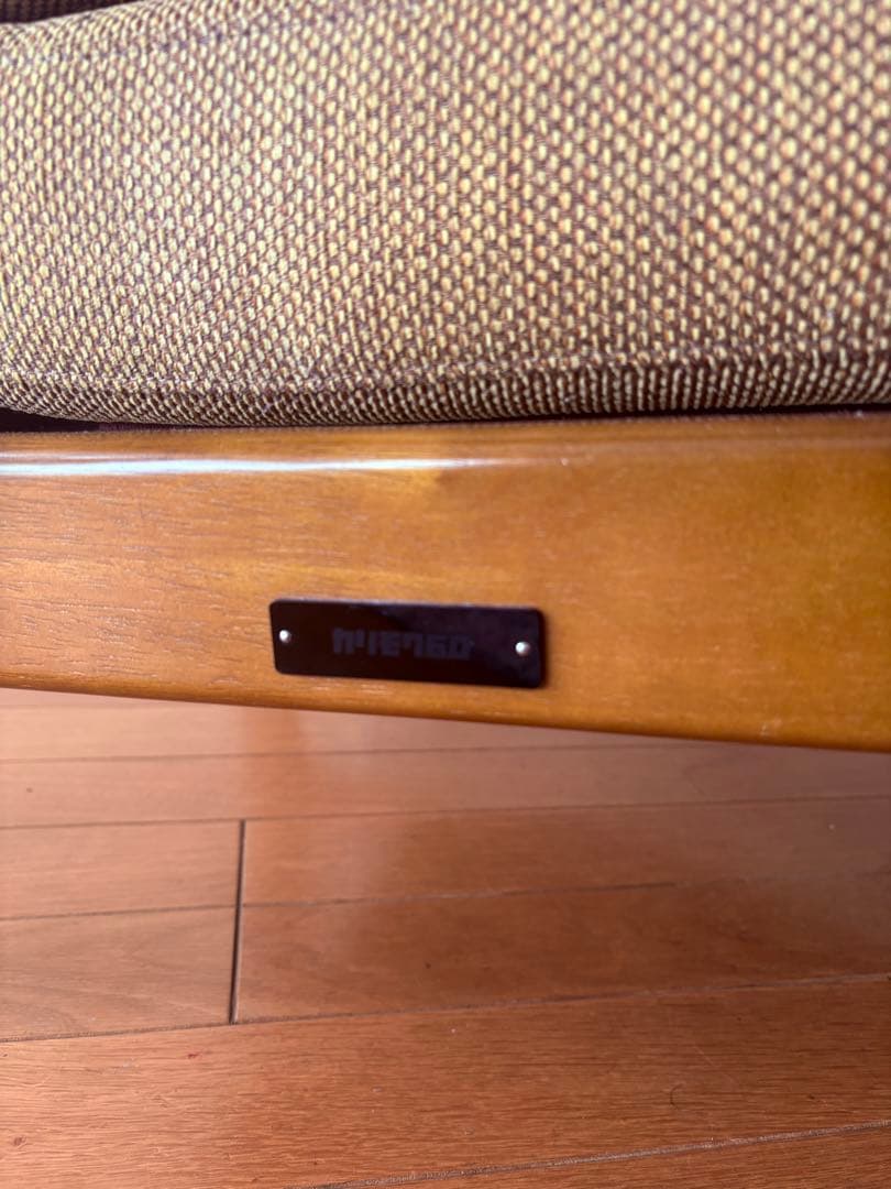 カリモク　1人掛けソファ