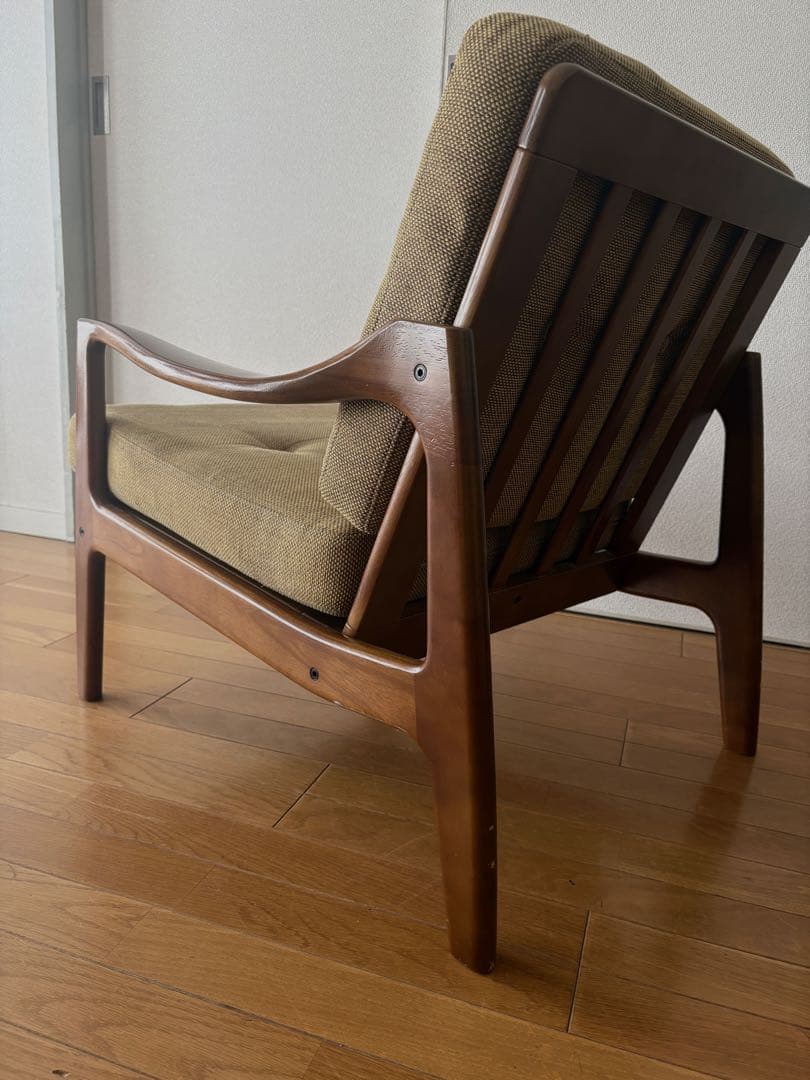 カリモク　1人掛けソファ