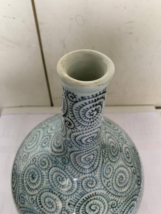 古伊万里　染付蛸唐草模様　壺　江戸時代　完品