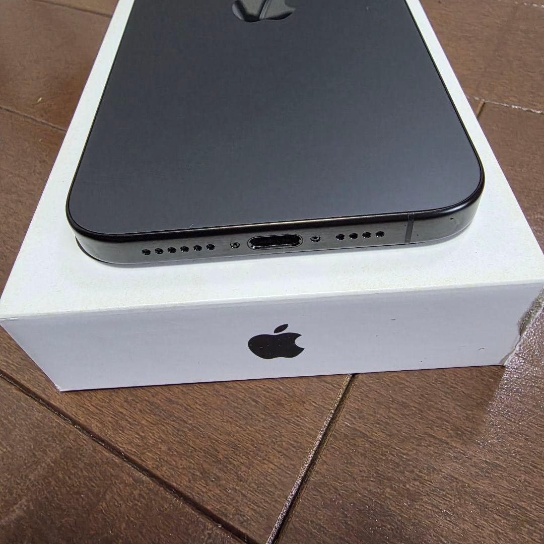 iPhone 15 pro Max 256GB NOMAD レザーケース付