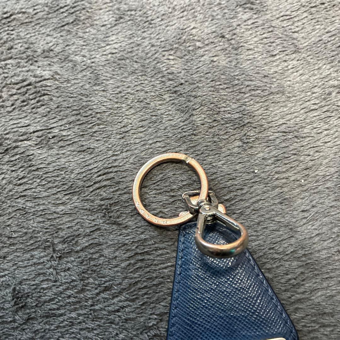 プラダ　キーホルダー　ストラップ　キーリング　0712