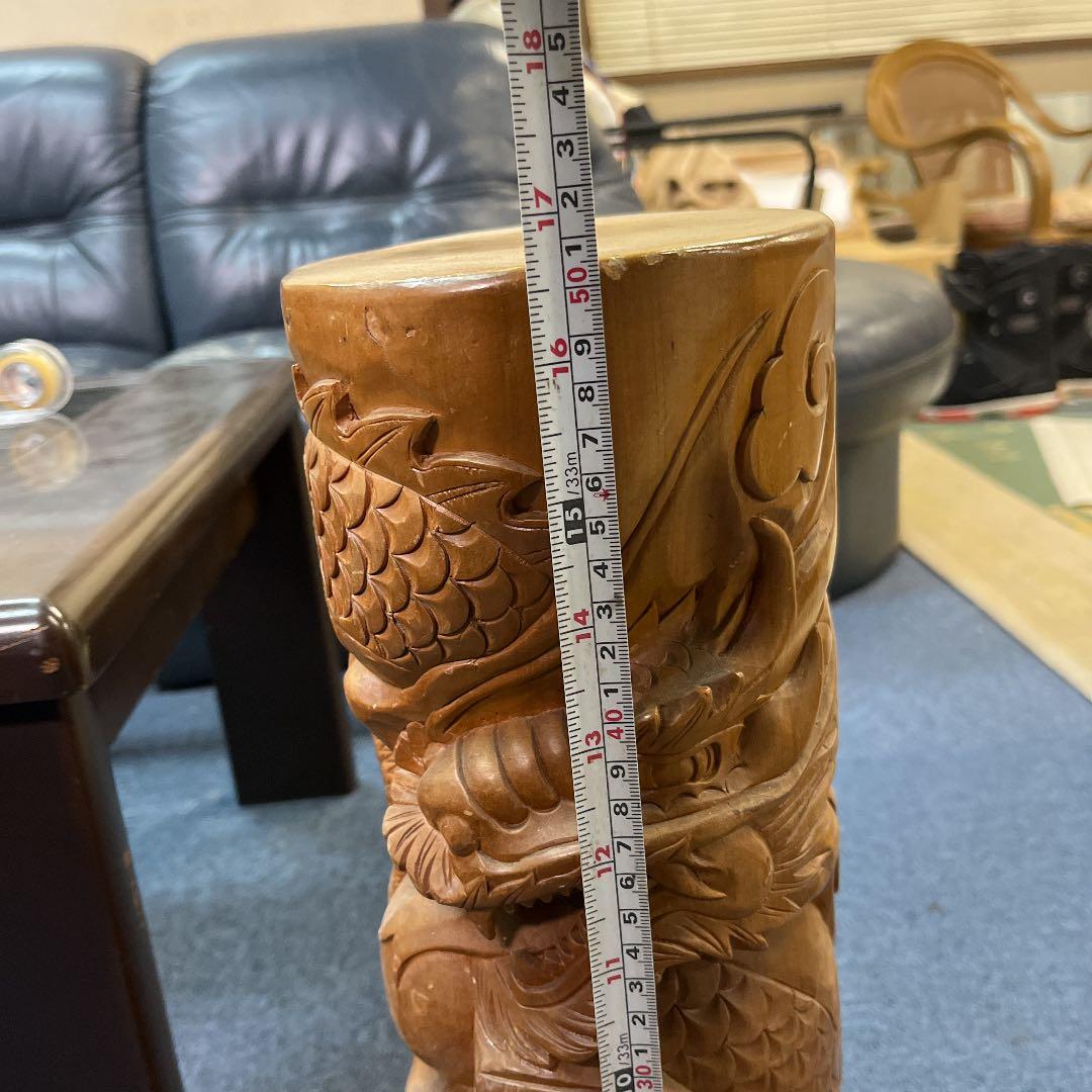 龍神の木彫りの置物