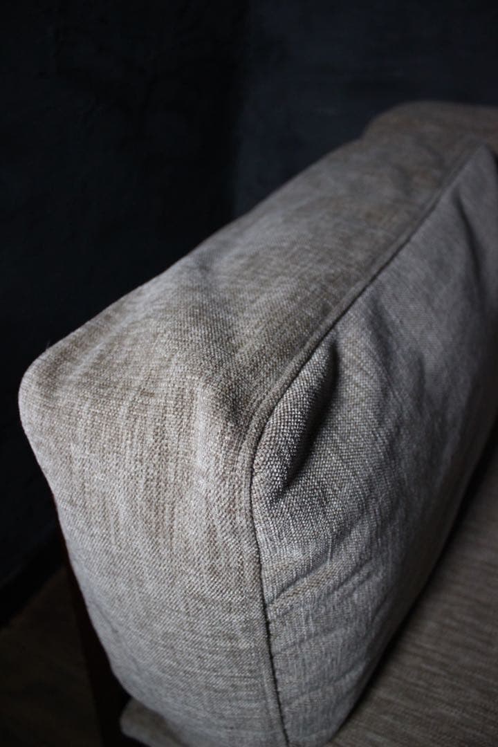 首都圏送無料〜ケユカフェザークッション 収納空間付き 20万 天然木 ソファ