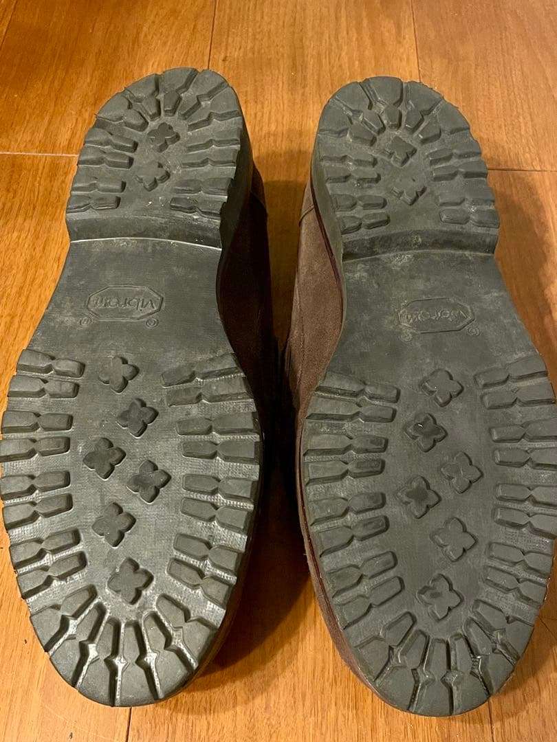 ジャランスリワヤJalan Sriwijaya Uチップ　スエード