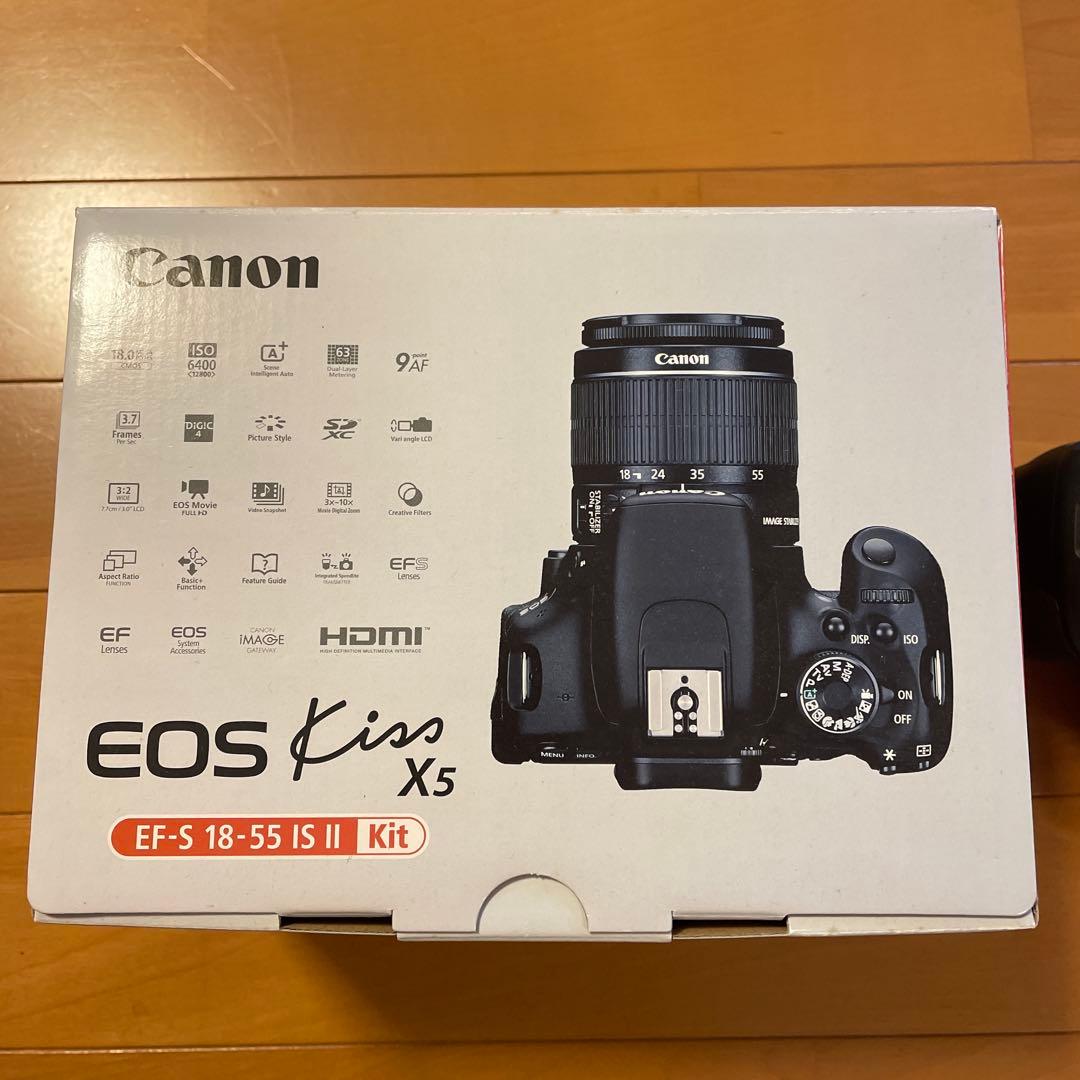 Canon EOS Kiss X5 デジタル一眼レフと追加レンズ