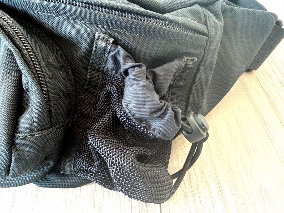 希少　CHANEL スポーツライン　ボディバッグ