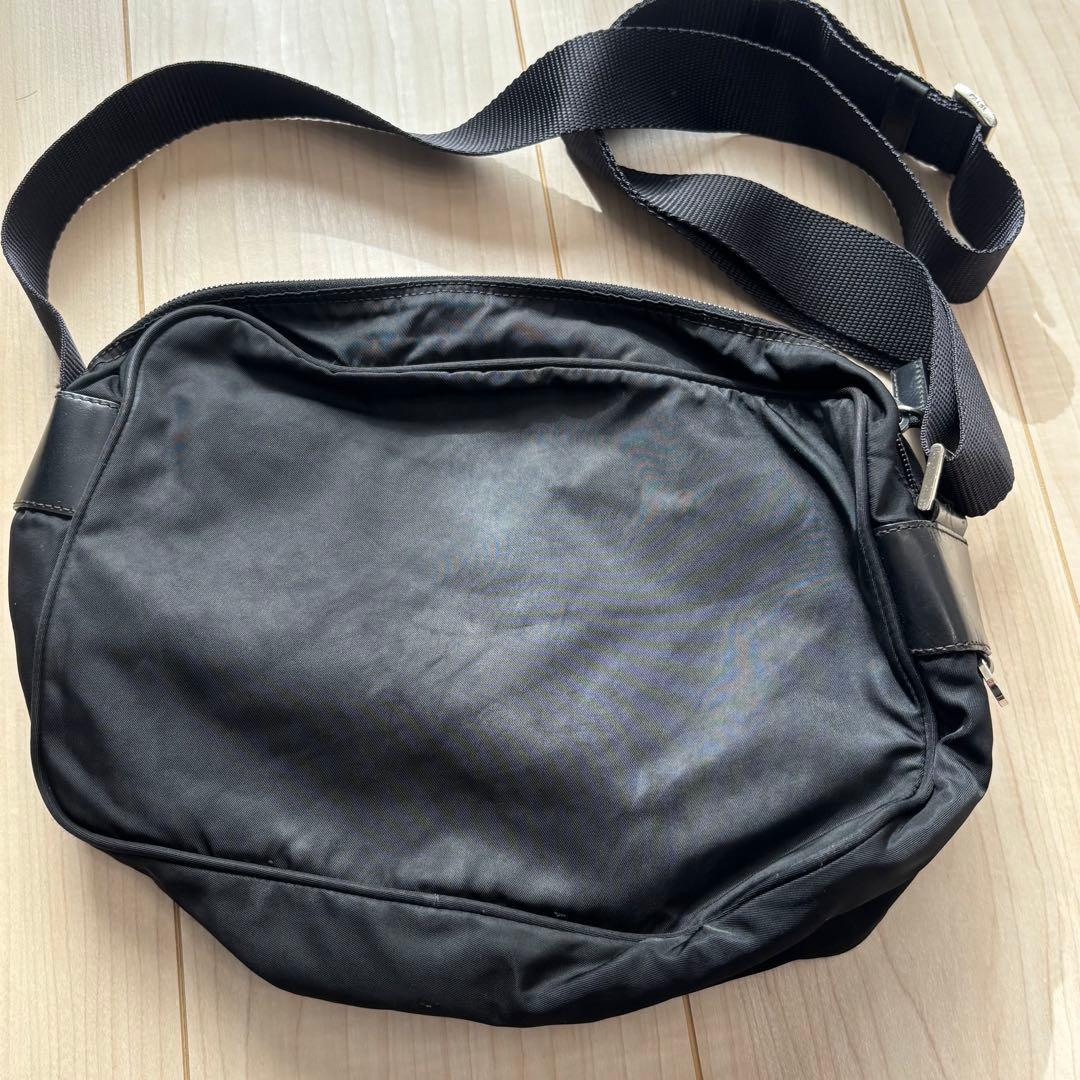 PRADA プラダ ナイロン ロゴプレート 三角プレート ショルダーバッグ