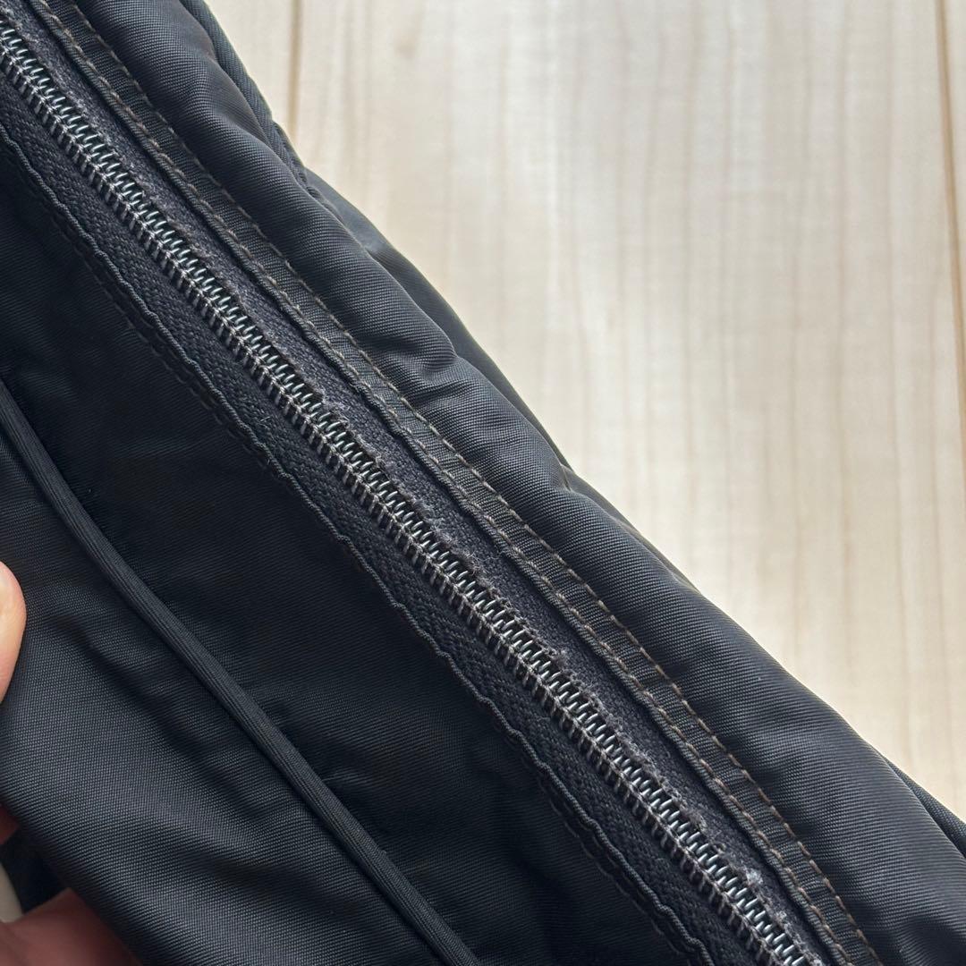 PRADA プラダ ナイロン ロゴプレート 三角プレート ショルダーバッグ