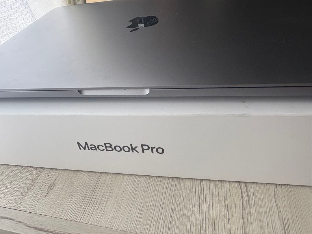 ク- MacBook Pro スペースグレー 本体