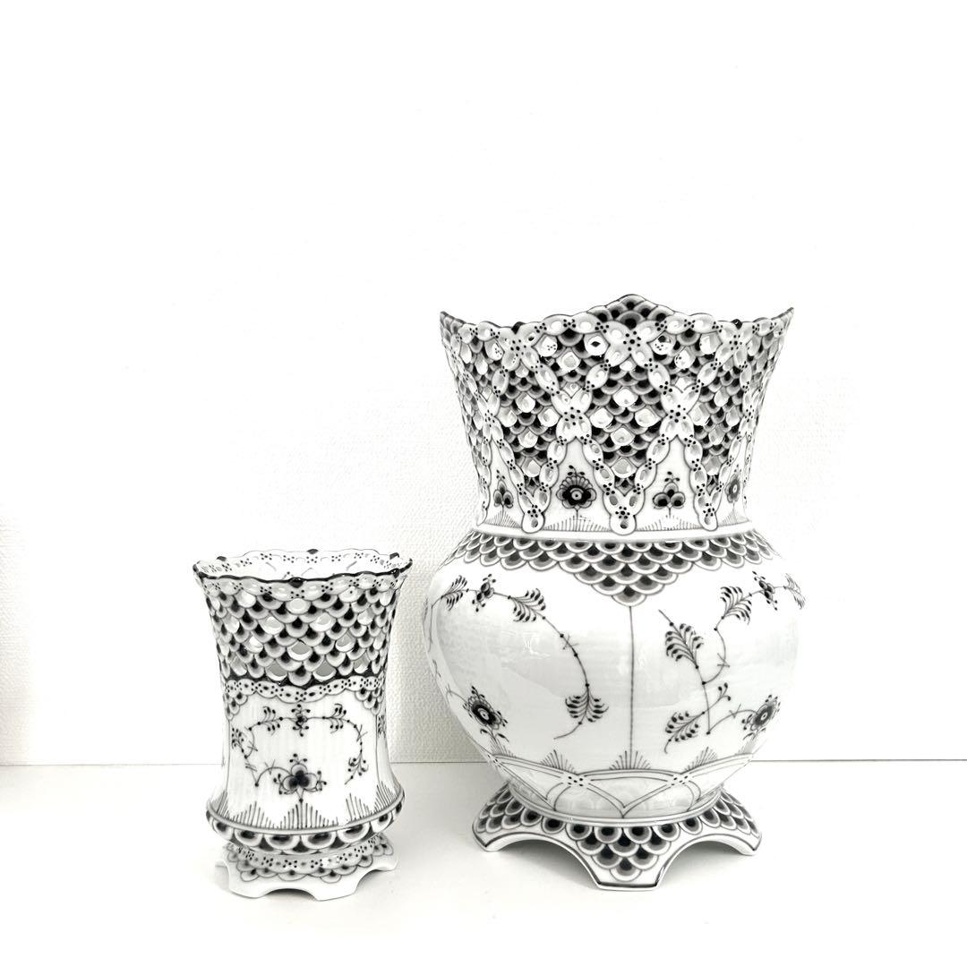 新品 廃盤ロイヤルコペンハーゲン ブラックフルーテッド ハーフレース ベース花瓶