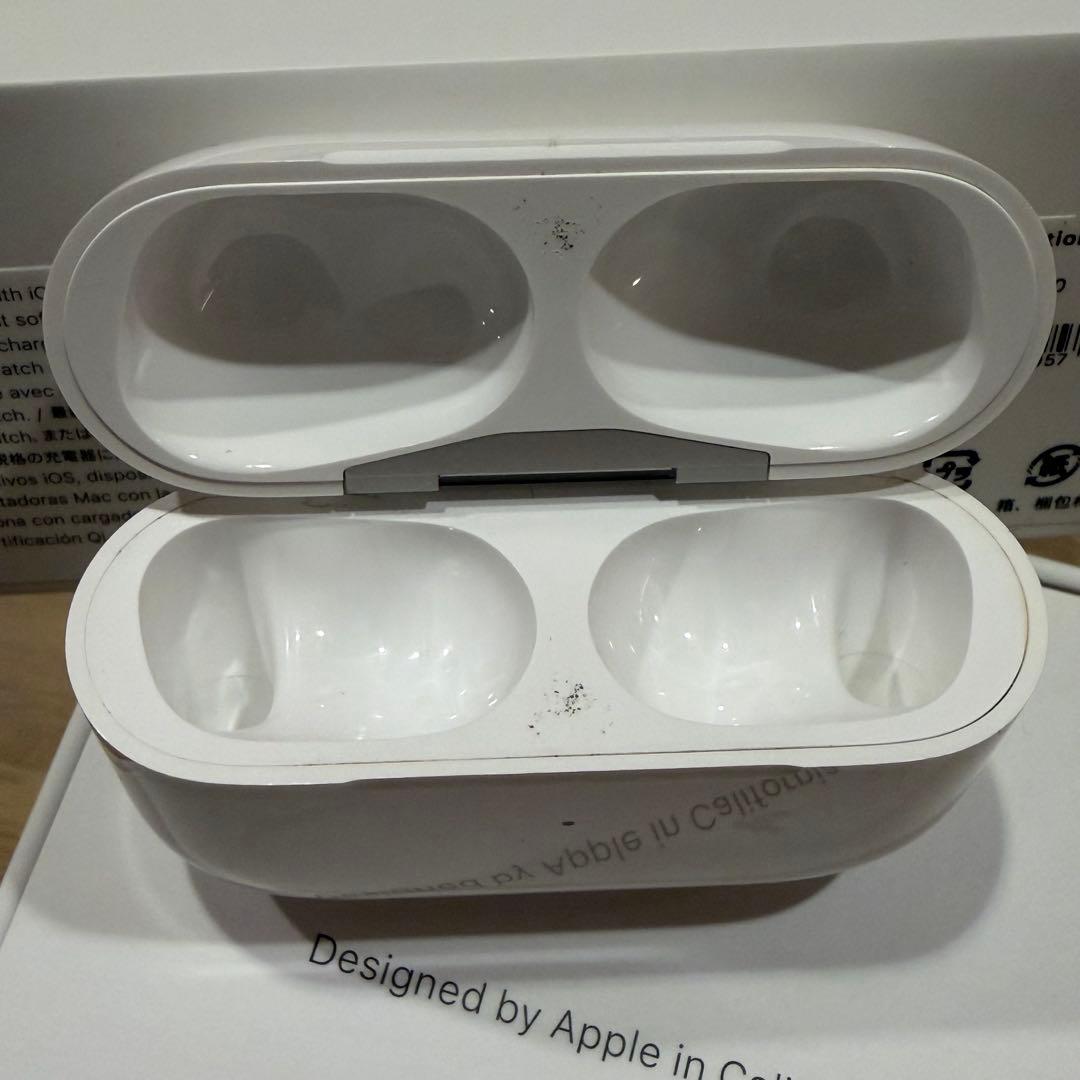 AirPods Pro 2 Lightning MQD83J/A ケース付