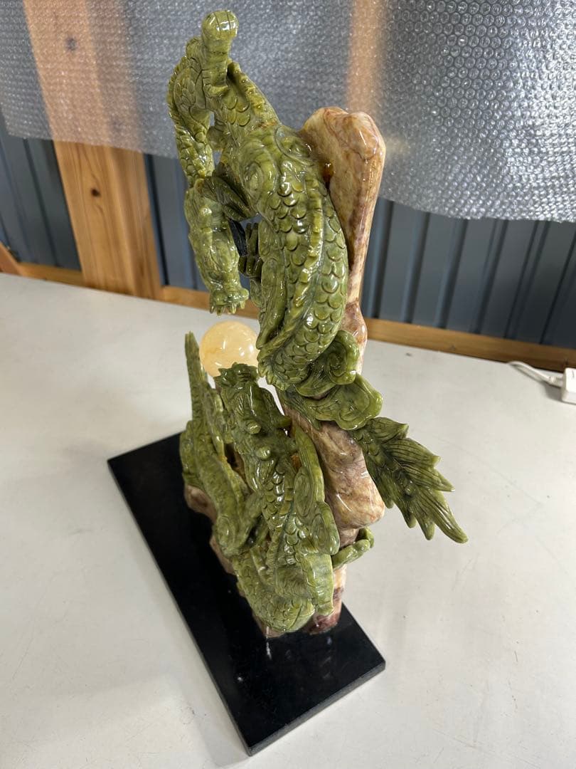あ*し様 翡翠製ドラゴン彫刻置物