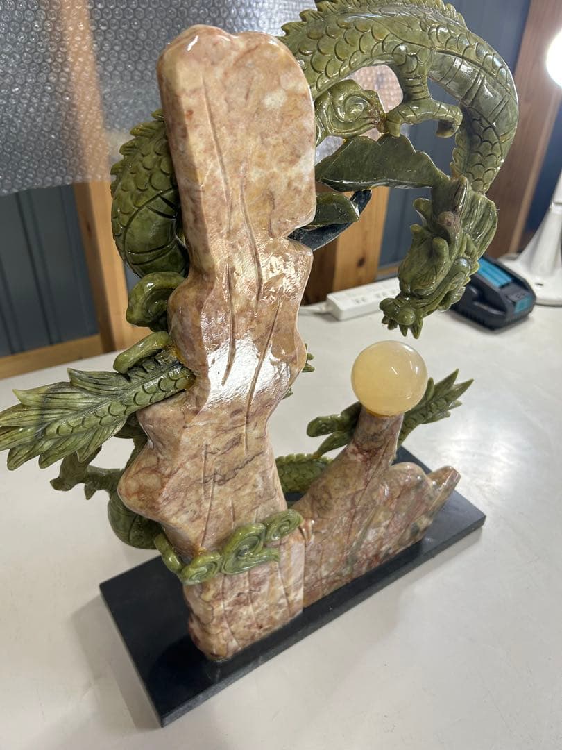 あ*し様 翡翠製ドラゴン彫刻置物