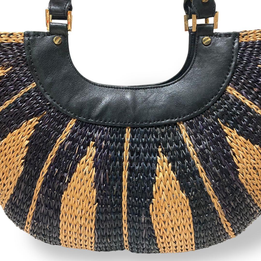 【美品】トリーバーチ　かごバッグ　三日月　ハーフムーン　レザー　ロゴ金具　肩掛け