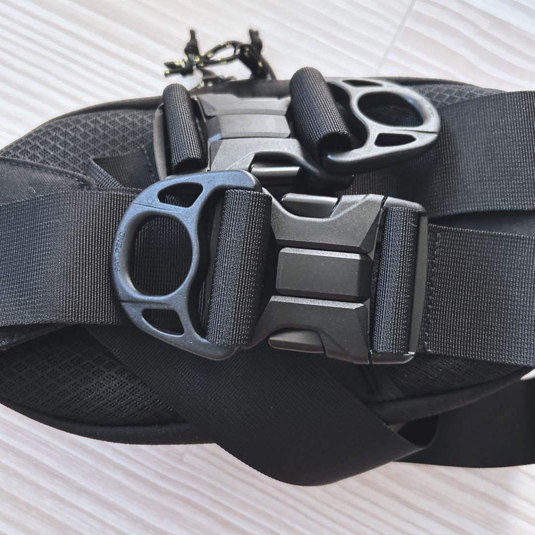 Hugoo ハグー ヒップシート 抱っこ紐 スリング ショルダーバッグ　大容量