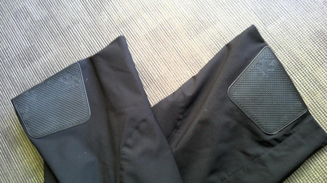 スキー、スノボウェア　デサント　MOVEスポーツ