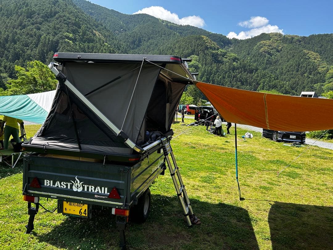 ダブルサイズキャリア付ルーフテント　アルミ材質　ワイルドランド　ロッククルーザー