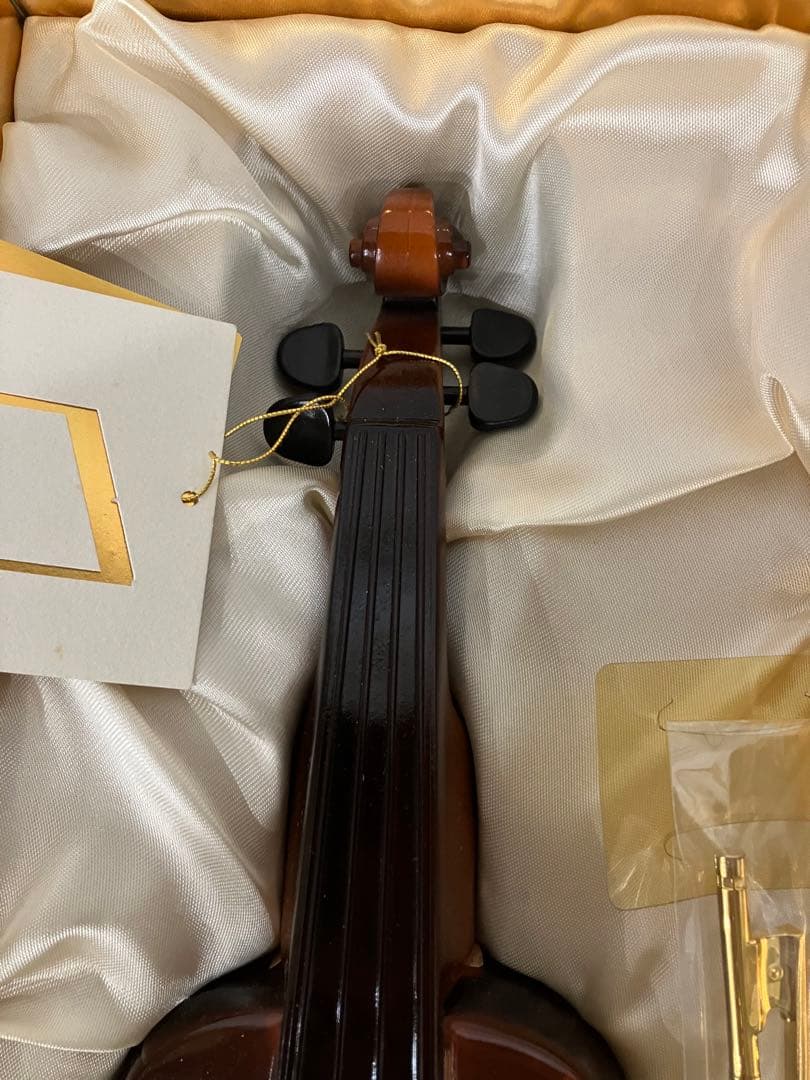 サントリー特級ウイスキー　バイオリン形ボトル