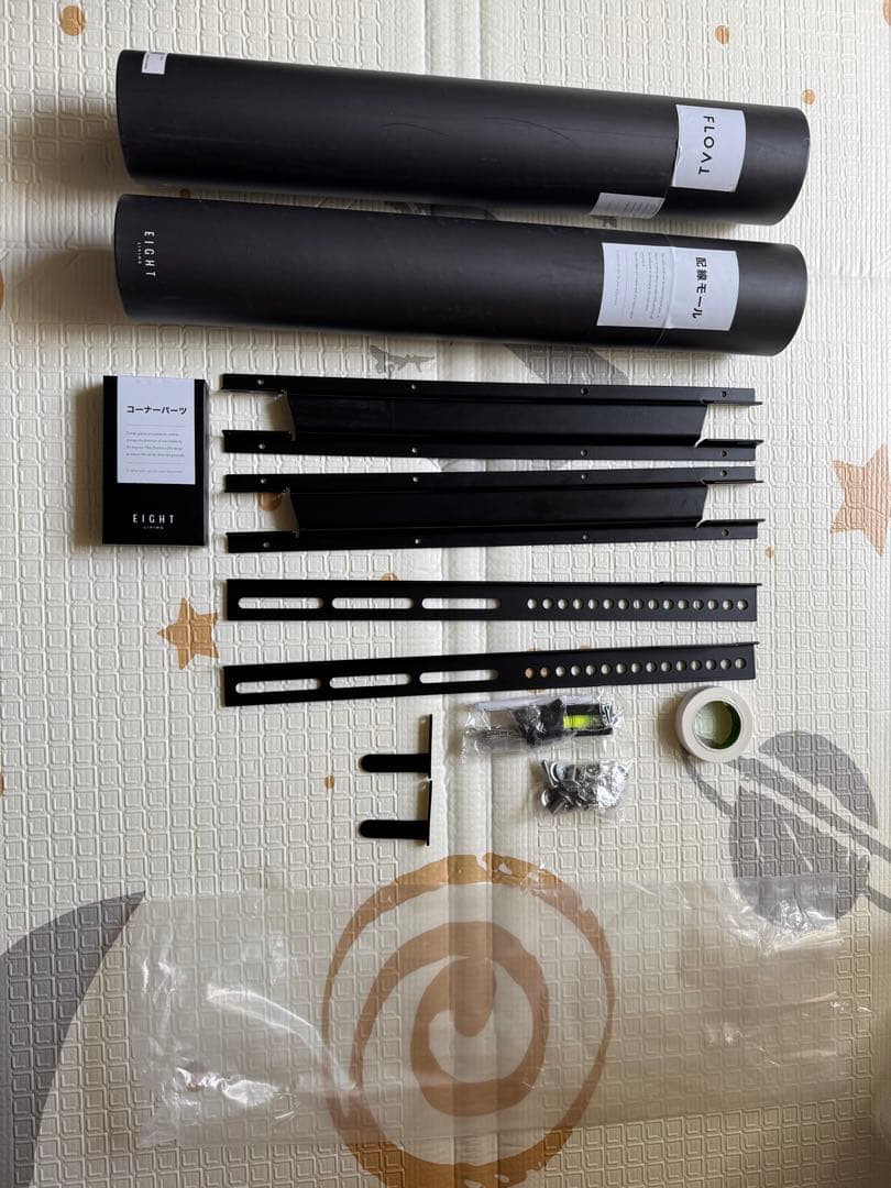 コーナーパーツ付FLOAT テレビ壁掛け eight living