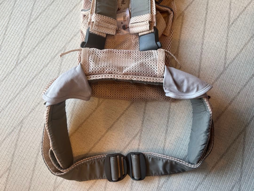 【美品】ベビービョルン 抱っこ紐 ONE KAI Air パーリーピンク