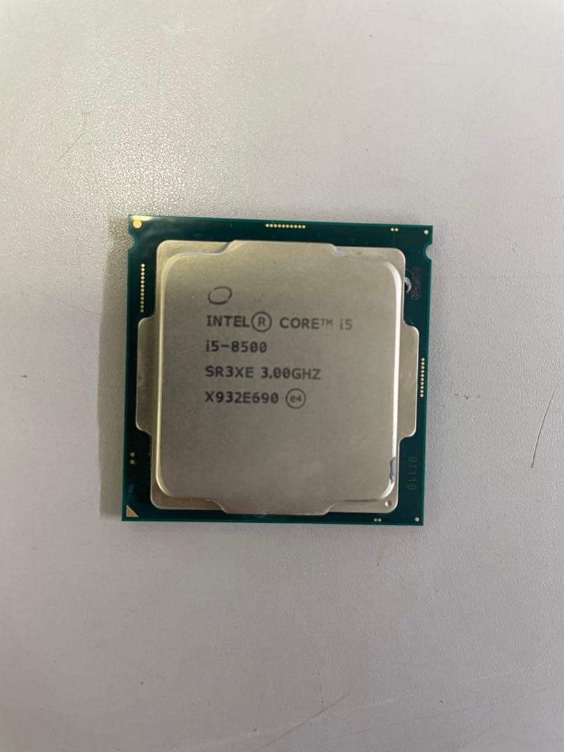 Intel Core i5-8500、i3-9100、i3-8100×3個