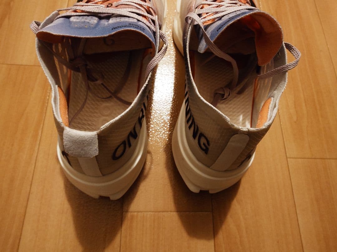 スパイク・シューズ ON Cloudboom Strike