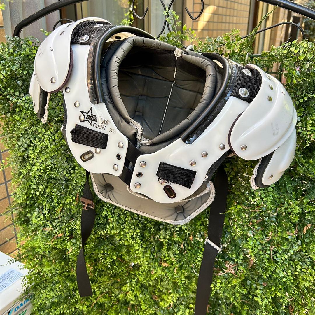 DOUGLAS ショルダーパッド QBK XS バックプレート付き　値下げ可！
