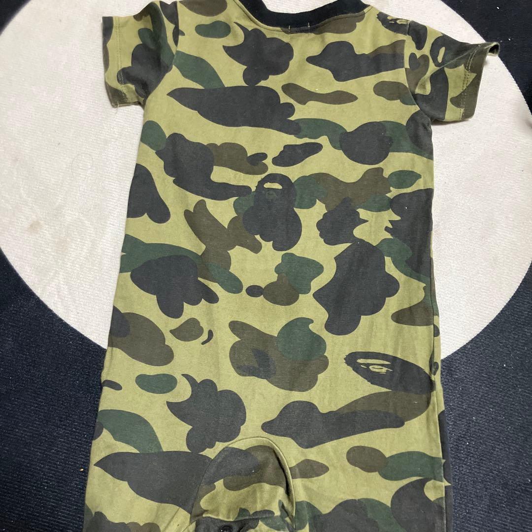 エイプ　迷彩柄 シャークデザインロンパース