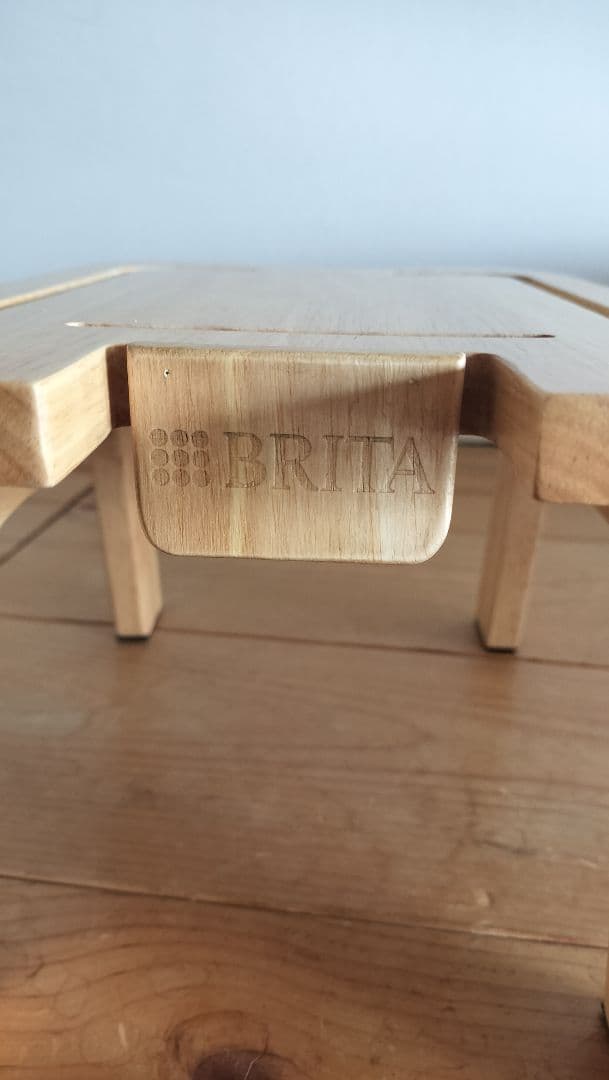 ブリタ　タンク型浄水器+純正台座セット　カートリッジ1個付き