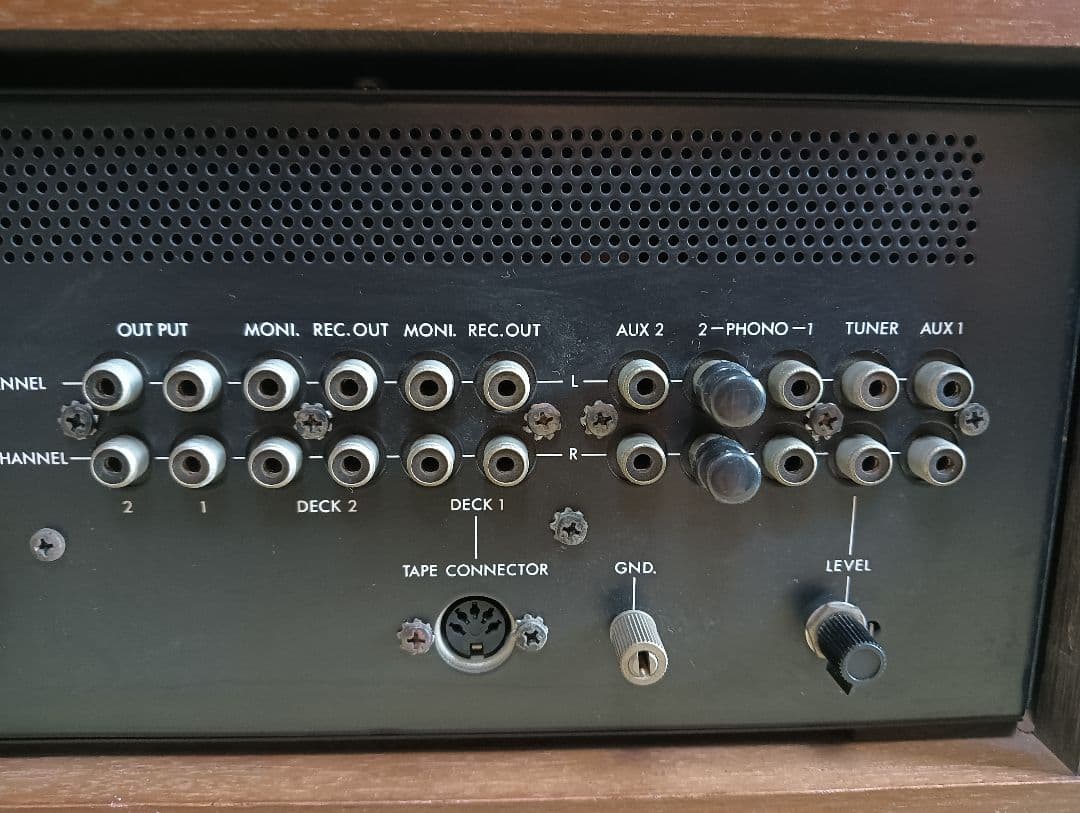 【動作品】LUXMANコントロールアンプ C-1010 ラックスマンプリアンプ