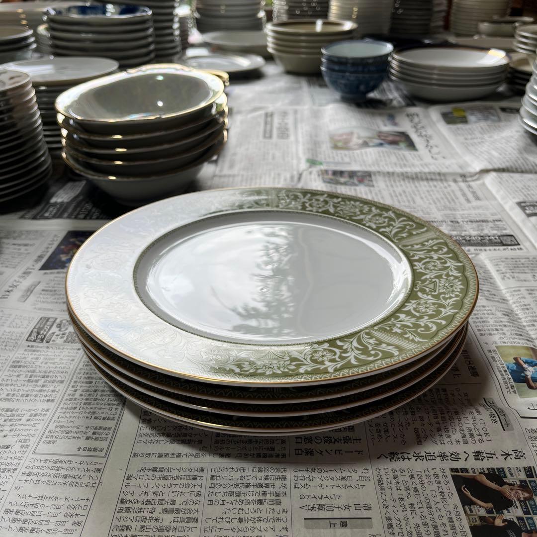 【新品・未使用】SONE CHINA花模様の緑色大皿 5枚
