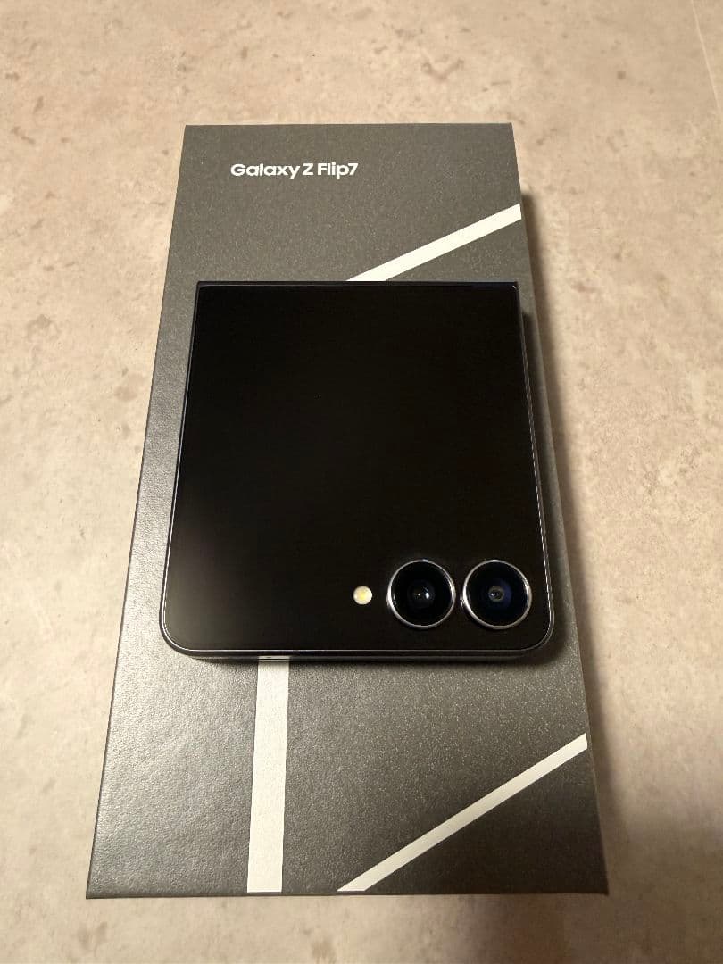 (美品)Samsung GalaxyZ Flip7 その他3点セット