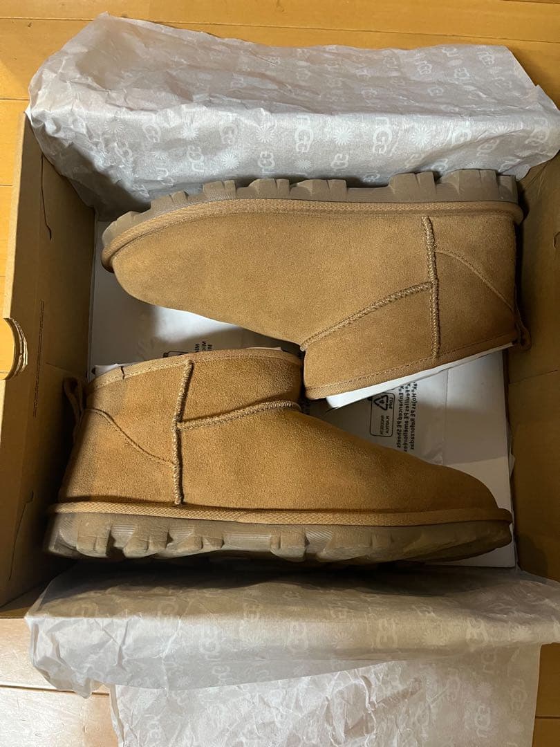 お安くしました！美品UGG ブラウンショートブーツ