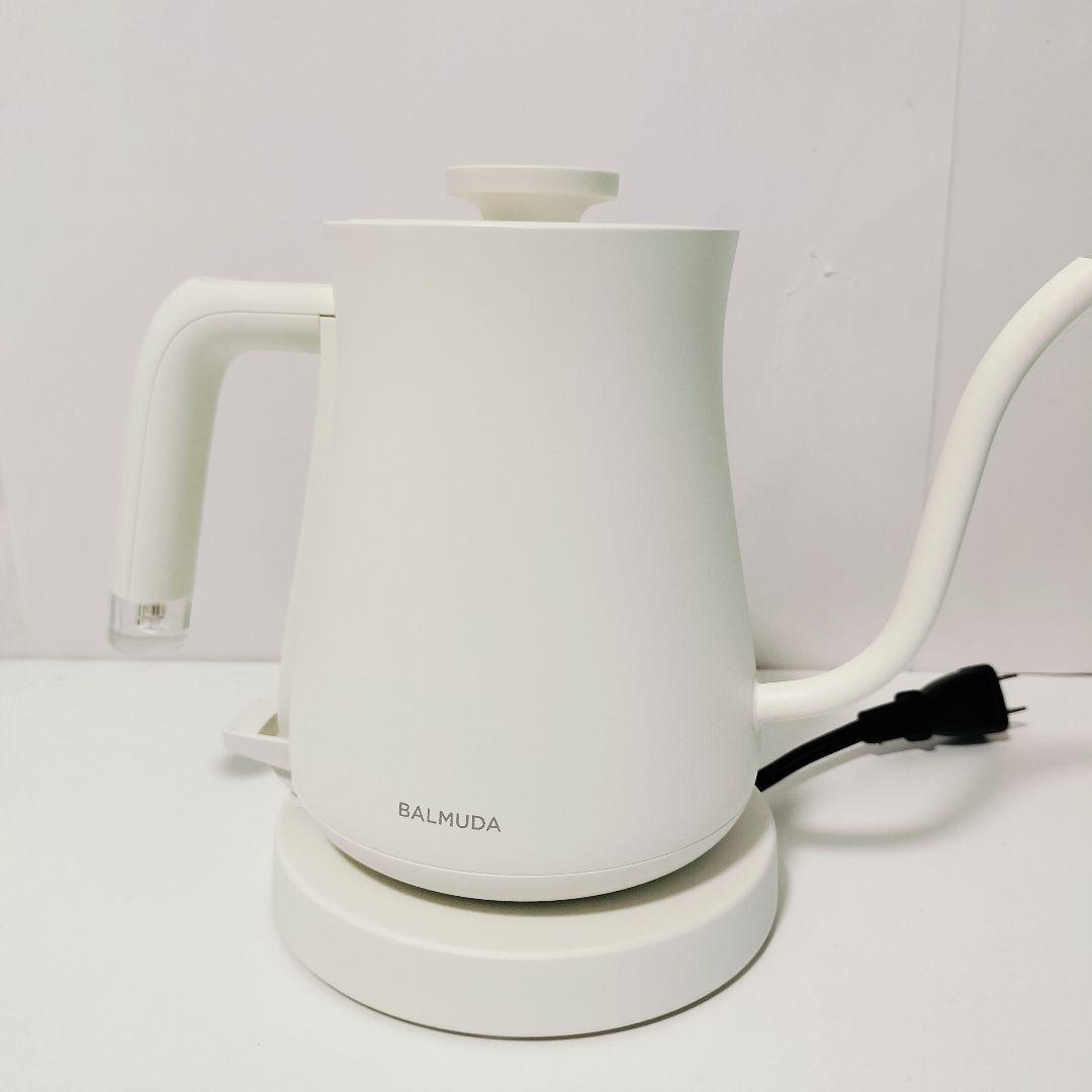 【中古美品】バルミューダ　電気ケトル　ホワイト　1110