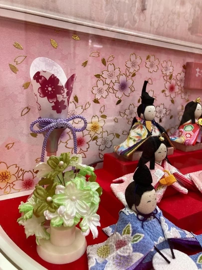 K7 三月雛ケース　雛人形ケース入り　可愛いちりめん細工人形　巾50㎝位