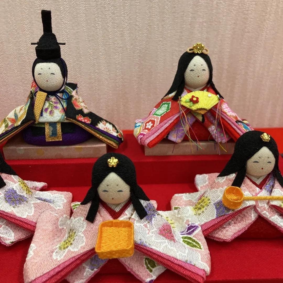 K7 三月雛ケース　雛人形ケース入り　可愛いちりめん細工人形　巾50㎝位