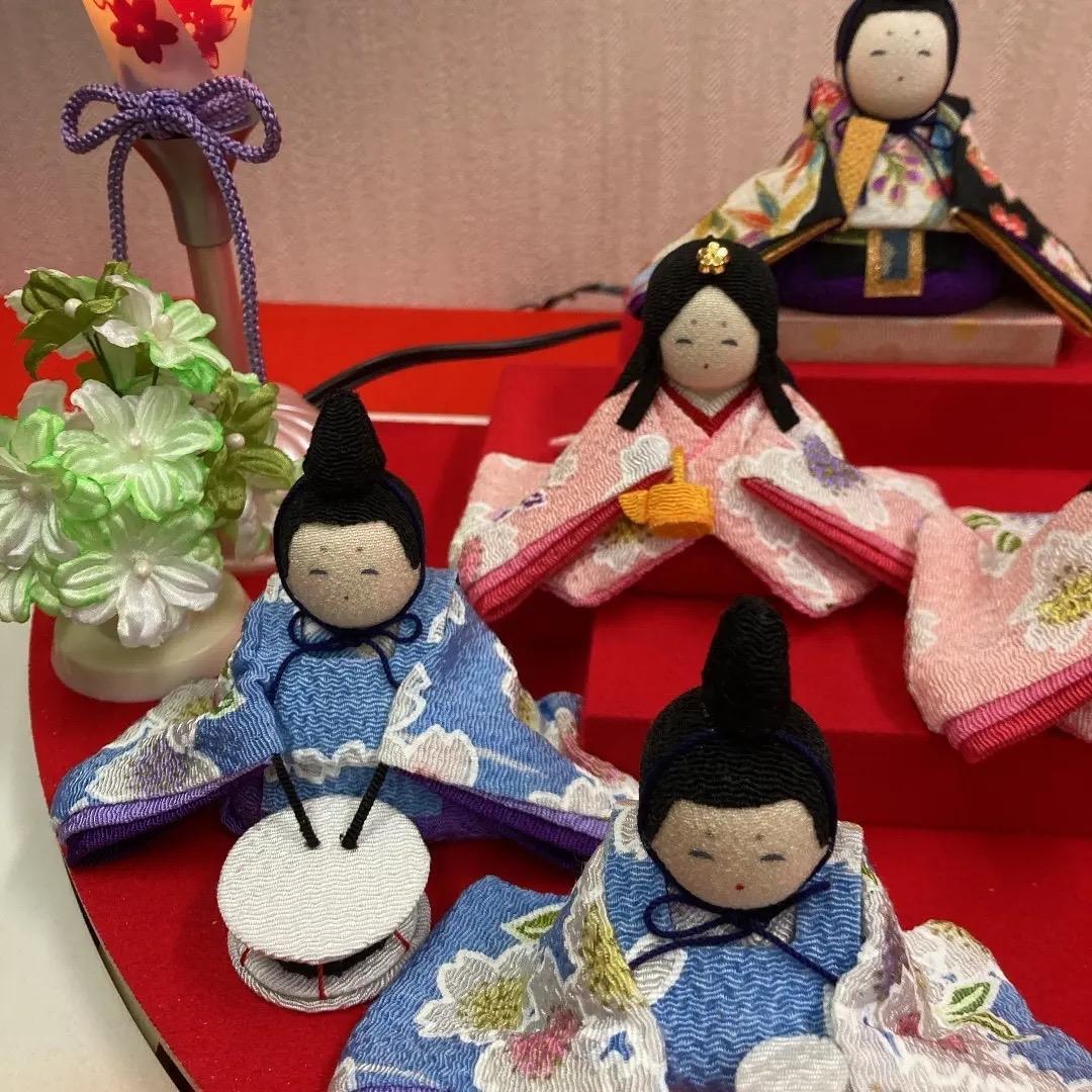 K7 三月雛ケース　雛人形ケース入り　可愛いちりめん細工人形　巾50㎝位