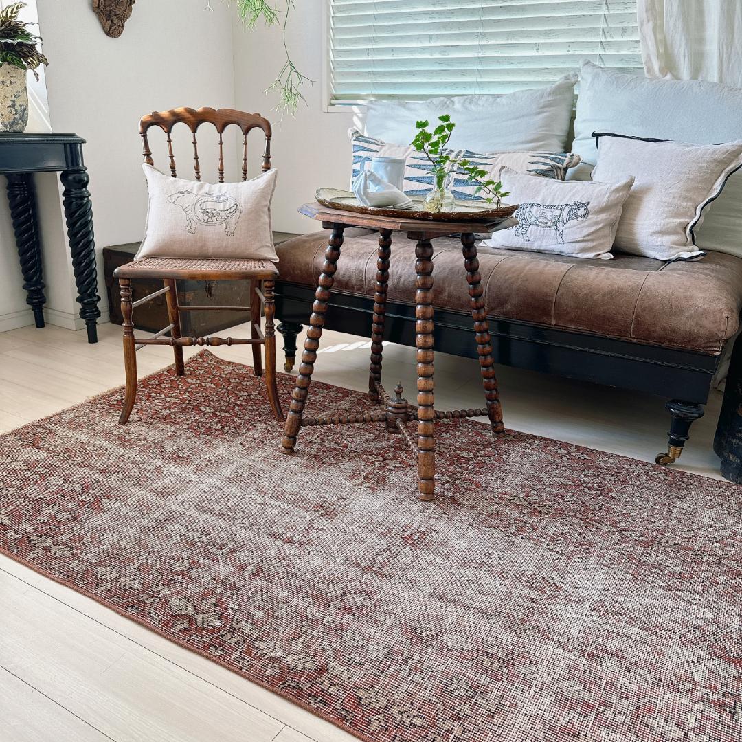 トルコ ヴィンテージラグ A129 レア 紋章 ブリックブラウン グレージュ