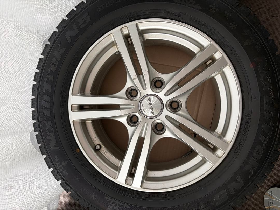 Dunlop 195/65R15 スタッドレスタイヤセット